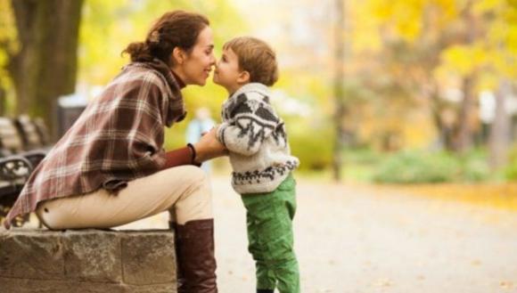 Il vero principe azzurro di una donna è suo figlio maschio, è un legame indissolubile