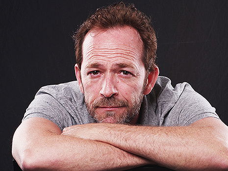 Luke Perry in gravissime condizioni, i medici: “L’ictus è stato devastante”