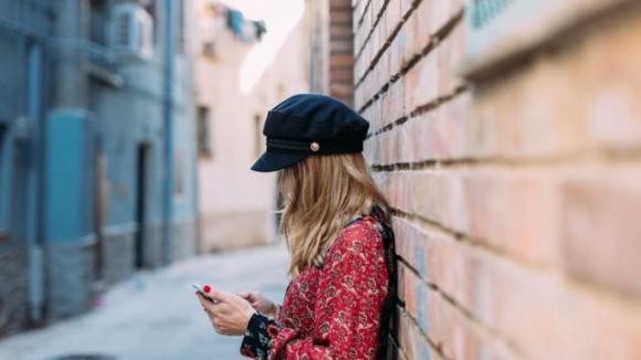 Se non riesci a smettere di guardare i profili social del tuo ex, allora sei di uno di questi 4 segni zodiacali
