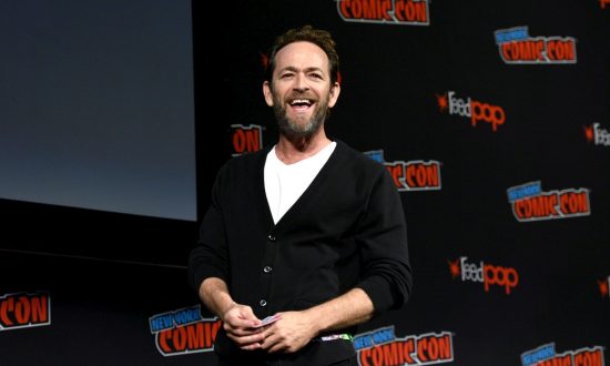 Luke Perry in gravissime condizioni, i medici: “L’ictus è stato devastante”