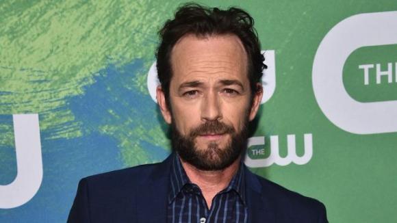 Luke Perry in gravissime condizioni, i medici: “L’ictus è stato devastante”