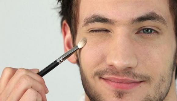 Depilazione totale e Make-Up:: le ultime tendenze moda uomo 2019