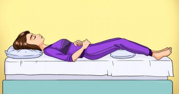Mal di schiena: le migliori posizioni per dormire bene e senza dolore