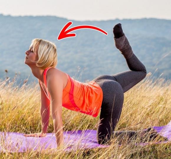8 esercizi per sollevare e tonificare i glutei