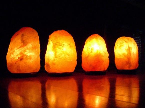 5 sorprendenti benefici delle lampade di Sale e 8 motivi scientifici per cui dovresti posizionarle in casa