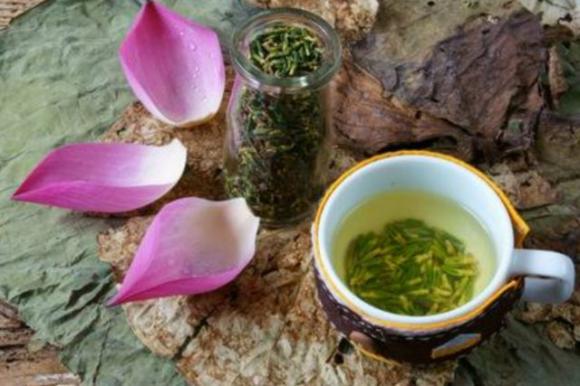8 tisane da bere prima di dormire per disintossicare il fegato e bruciare i grassi. L’ultima fa davvero miracoli!