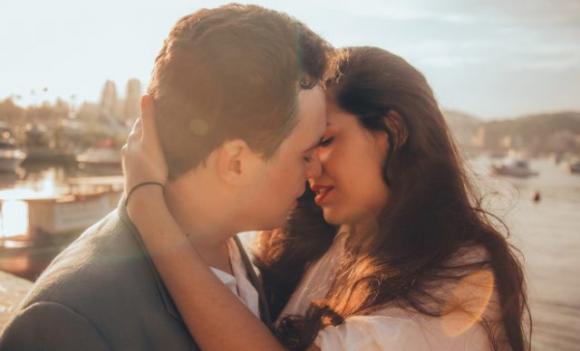 Come conquistare la persona che ti piace in base al suo segno zodiacale: segreti e consigli