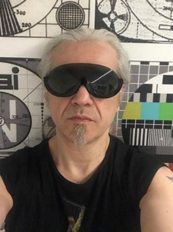 Morgan disperato: “La mia casa svenduta all’asta, vengo trattato come un assassino. Dormirò sul marciapiede come un cane”