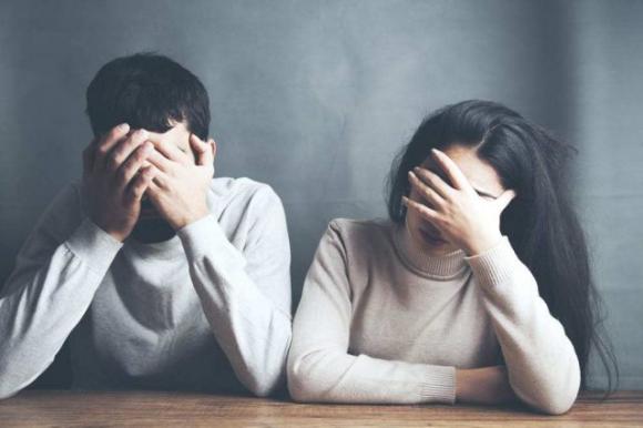 6 segni che non è più interessato a te e alla vostra relazione