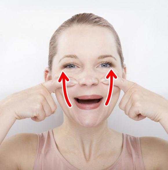 8 esercizi per snellire le guance paffute senza troppi sforzi: bastano solo 60 secondi!