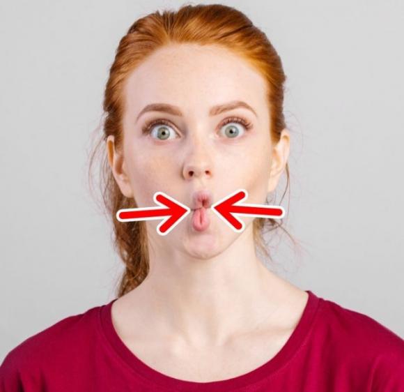 8 esercizi per snellire le guance paffute senza troppi sforzi: bastano solo 60 secondi!