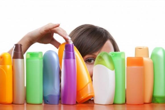 Come avere capelli sani, forti e lucenti: 11 errori che tutte noi commettiamo