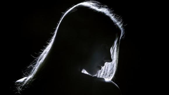 Perché le donne più forti spesso si sentono sole?