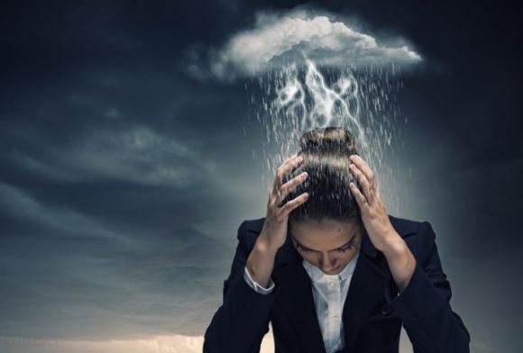 La depressione sorridente, quando fuori sembri felice ma dentro stai soffrendo: cause e sintomi