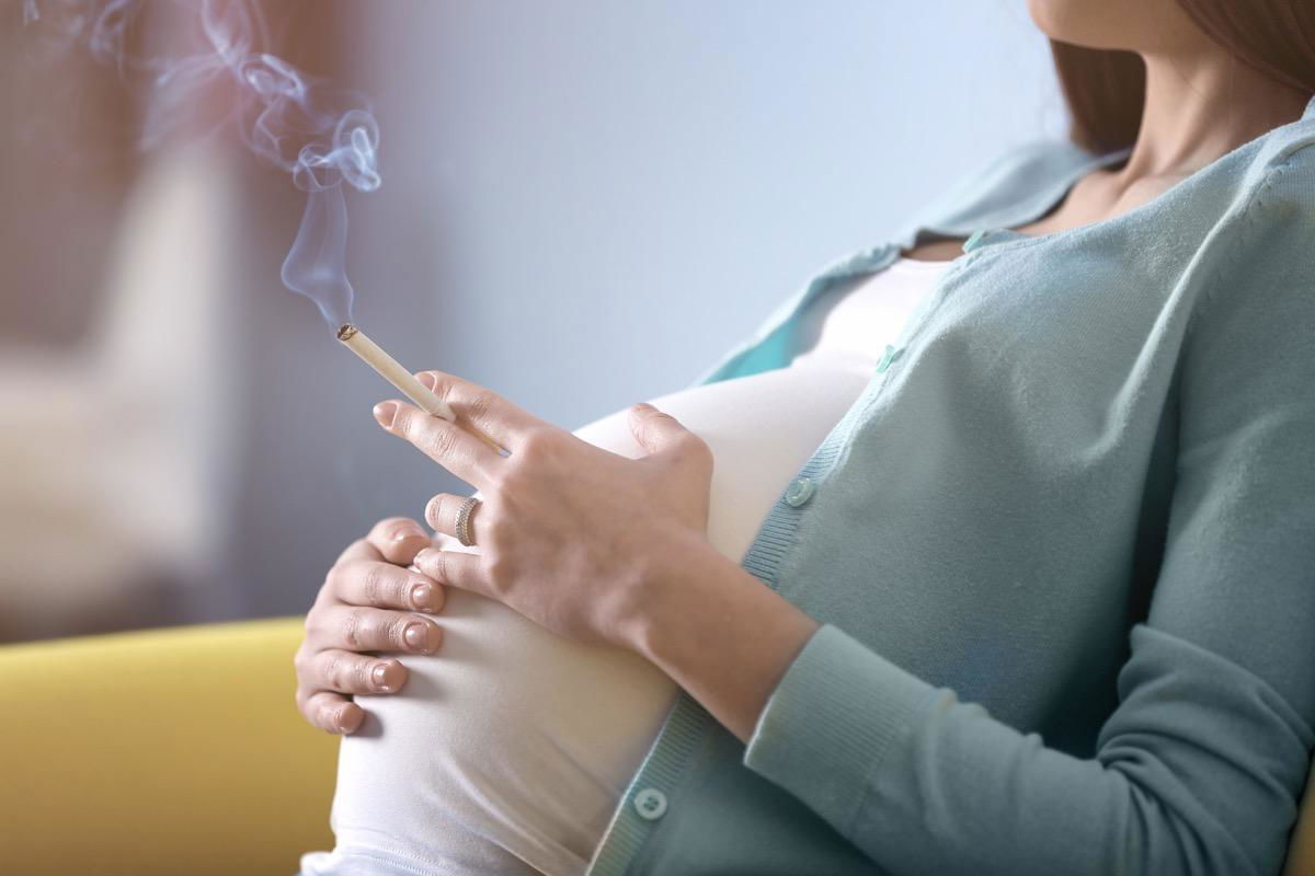 Ingestione Muffa Sintomi Dopo Quanto Tempo Fumo in gravidanza: fa davvero male? Rischi e conseguenze