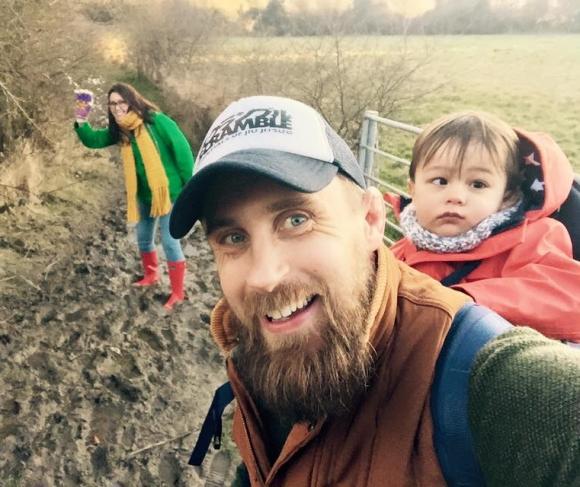 Questo papà, dopo la morte del figlio, ha deciso di svelare a tutti i genitori 10 regole da seguire per rendere felici i propri figli