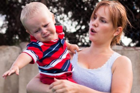 Tuo figlio è scontroso e ribelle? Ecco cosa puoi dirgli per calmarlo e farti ascoltare