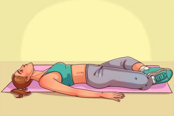8 esercizi da fare tutte le sere che ti aiuteranno ad addormentarti