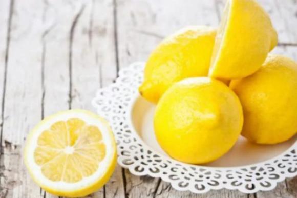 8 alimenti e bevande che possono migliorare la salute delle donne