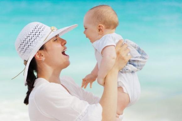 Le donne che diventano mamme a 30 anni, fanno figli più intelligenti. Lo rivela uno studio