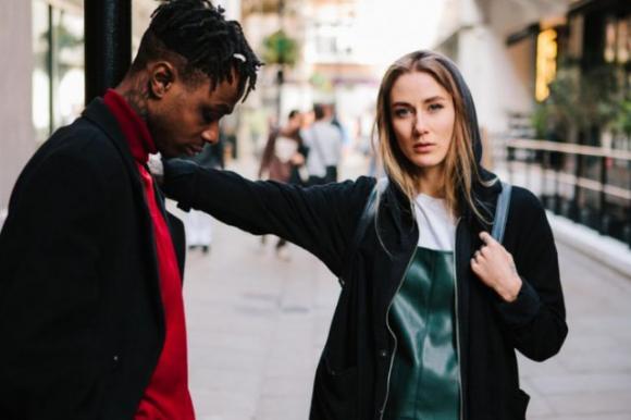 Se il tuo partner dice queste 8 cose, sta pensando ancora alla sua ex