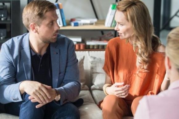 Guardare film e serie tv insieme al partner rafforza le relazioni di coppia, lo rivela uno studio