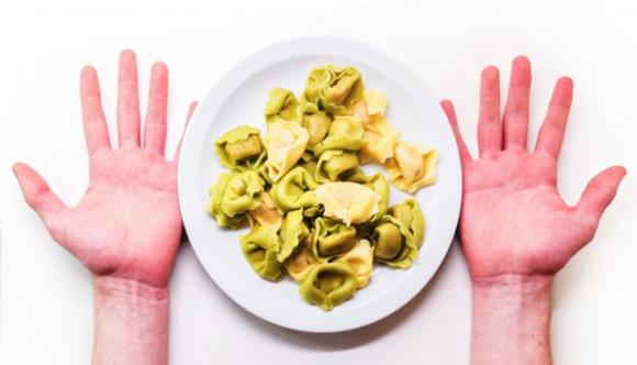 La nostra mano può dirci qual è la giusta quantità di cibo che possiamo mangiare. Scopri qual è la tua porzione ideale