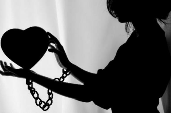 La chiamano Sindrome del Piedistallo: sentirsi Dio ed essere nessuno