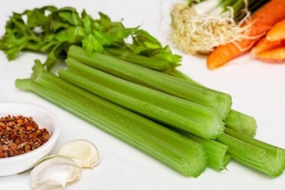 16 alimenti anti-infiammatori che non devono mai mancare nella nostra alimentazione