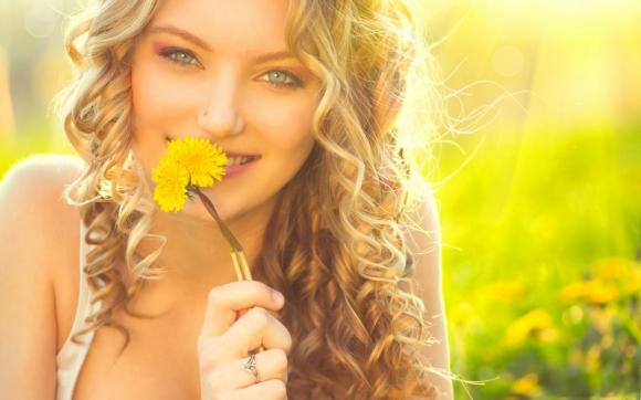 9 segnali che indicano che la tua ragazza non ti ama più: è innamorata di un altro