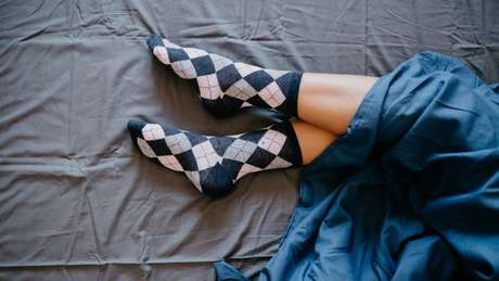 Le persone che indossano i calzini per dormire sono speciali, lo rivela la scienza