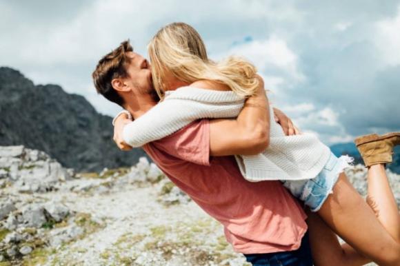 Con la persona giusta non hai bisogno di fare grandi cose per essere felice, succede e basta