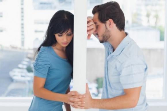6 gesti che indicano che è innamorato di te ma questi 4 segnali ti rivelano che ti sta solo usando!