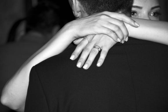 7 segnali di pericolo che la tua relazione ti sta distruggendo psicologicamente ed emotivamente