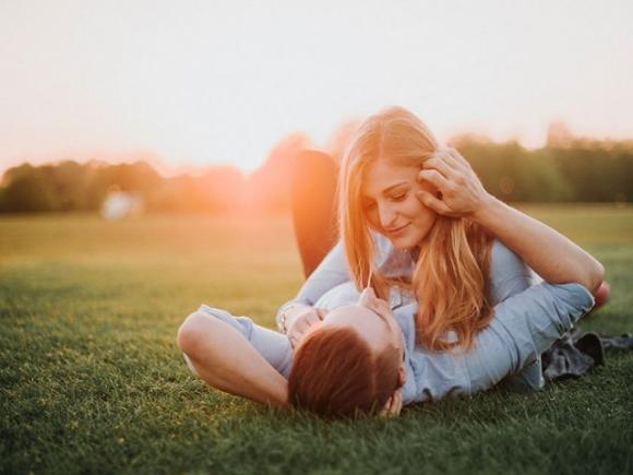Esiste davvero l’amore platonico? Tutti noi l’abbiamo provato. Ecco come puoi riconoscerlo
