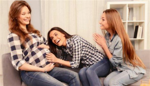 Se la tua amica è incinta, hai molte probabilità di essere la prossima: lo rivela uno studio