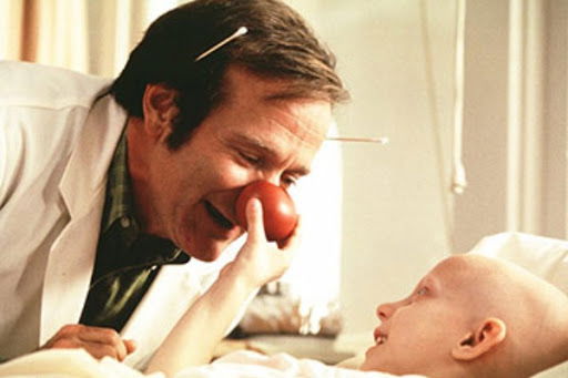 Non si invecchia andando avanti con l’età, si invecchia quando si smette di ridere