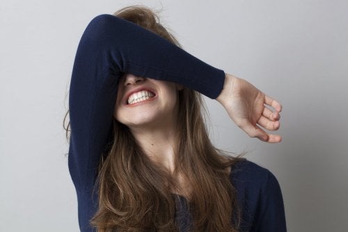 Ascoltare le persone che si lamentano sempre ci fa stare male e ruba le nostre energie: come possiamo difenderci