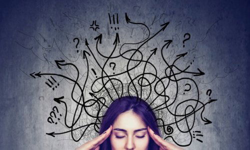 4 modi per eliminare i pensieri negativi (e arricchirti di quelli positivi)