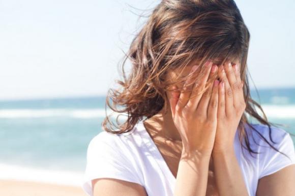 Ascoltare le persone che si lamentano sempre ci fa stare male e ruba le nostre energie: come possiamo difenderci