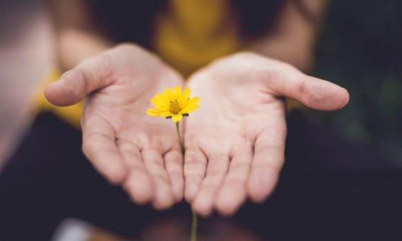 Le brave persone sono semplici, non vivono in competizione ma in empatia. Ecco 6 modi per riconoscerle