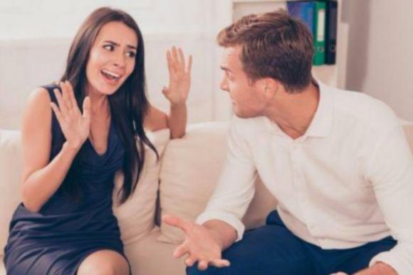 8 comportamenti che (quasi) tutti gli uomini non sopportano delle donne