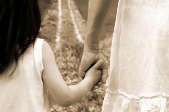 Madre-figlia, la scienza lo conferma: “E’ il rapporto più forte”