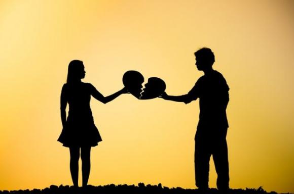 Quale di queste 3 coppie è la più felice? La tua scelta rivelerà come ti comporti in una relazione