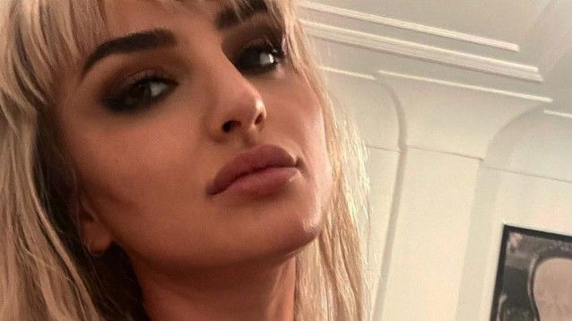 Arisa: "la prima sigaretta a nove anni". Poi svela un dettaglio intimo