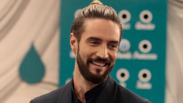 Alex Belli e la notte bollente a 4 dopo la finale del GF Vip: "In stanza con c’erano.."