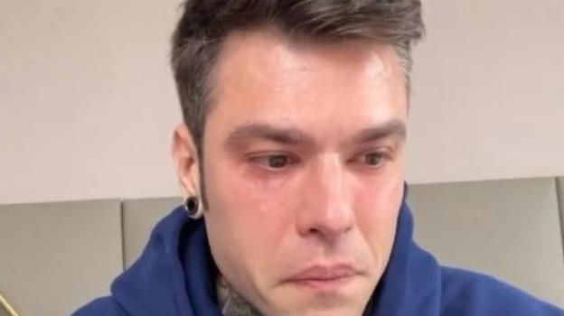 Orrore contro Fedez, "è successo dopo la terza dose"