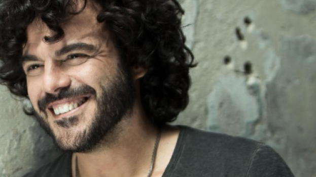 Francesco Renga, pubblicato il video con il suo amore: "Finalmente è tornata"