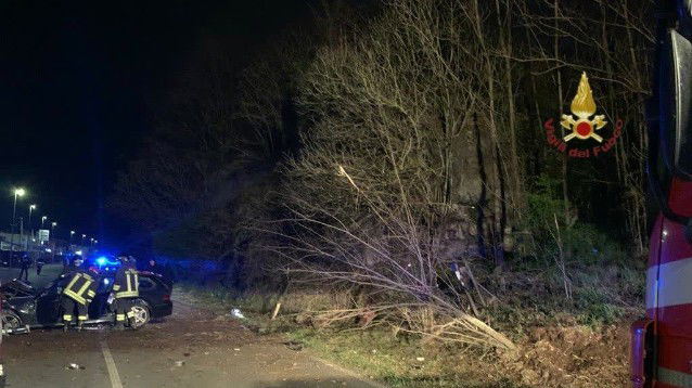 Tragico Incidente Nella Notte: Erano Tutti Giovanissimi