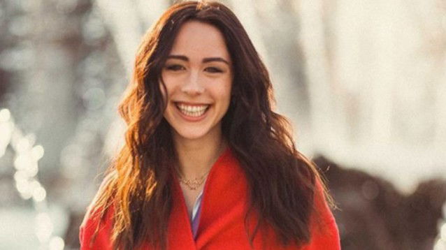 Aurora Ramazzotti senza reggiseno incanta i fan